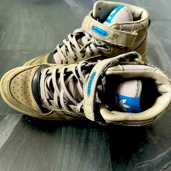 Adidas. Adidas forM. Shoes. Classic - Picture 1 of 5